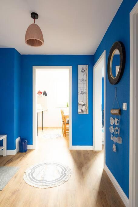 - Sea Apartment Duisburg Center & Parking Spaces & Kingsize Bett - Central Station Hbf - Buitenkant foto