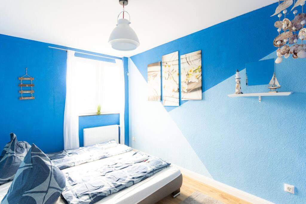 - Sea Apartment Duisburg Center & Parking Spaces & Kingsize Bett - Central Station Hbf - Buitenkant foto