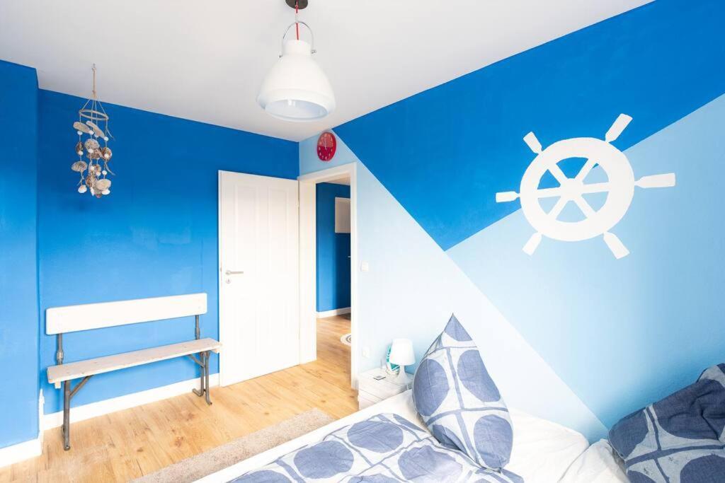 - Sea Apartment Duisburg Center & Parking Spaces & Kingsize Bett - Central Station Hbf - Buitenkant foto